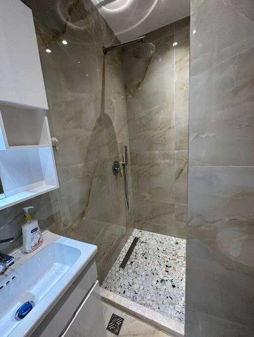 Studio City Center Тирана Екстериор снимка