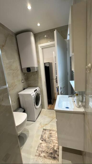 Studio City Center Тирана Екстериор снимка